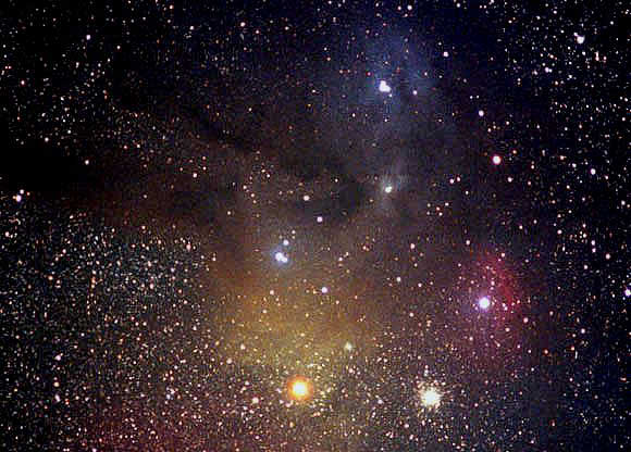 Nébulosités aux abords de l'étoile Antares.